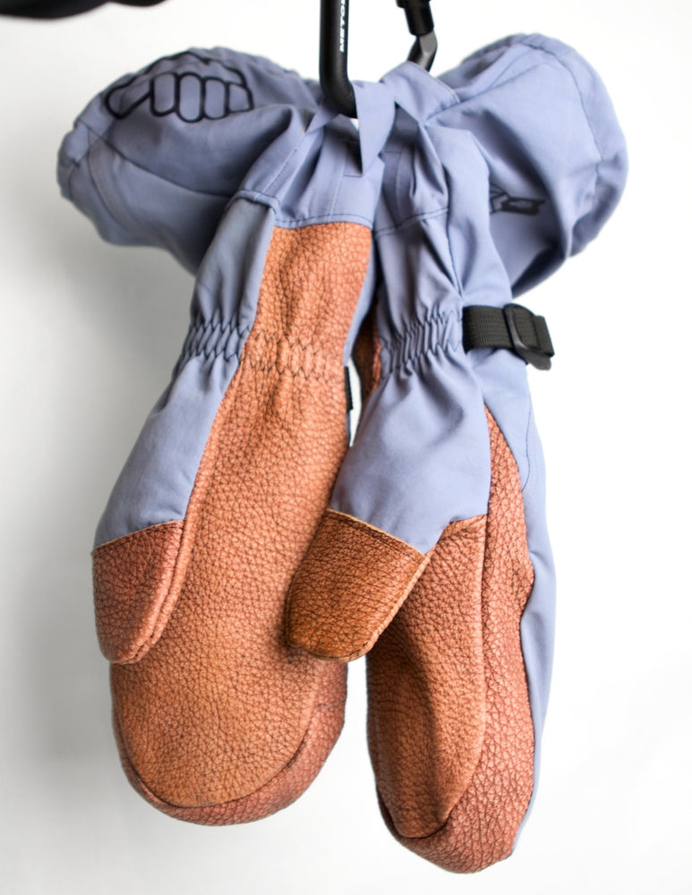 L Bachelor Blue Mitt