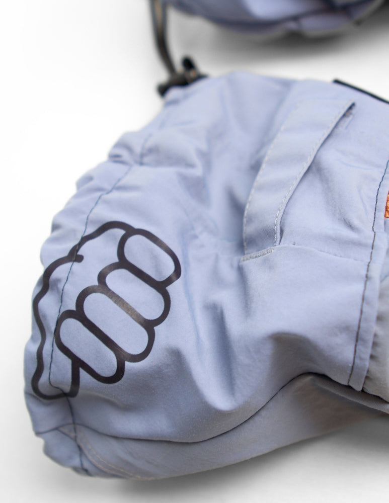 L Bachelor Blue Mitt